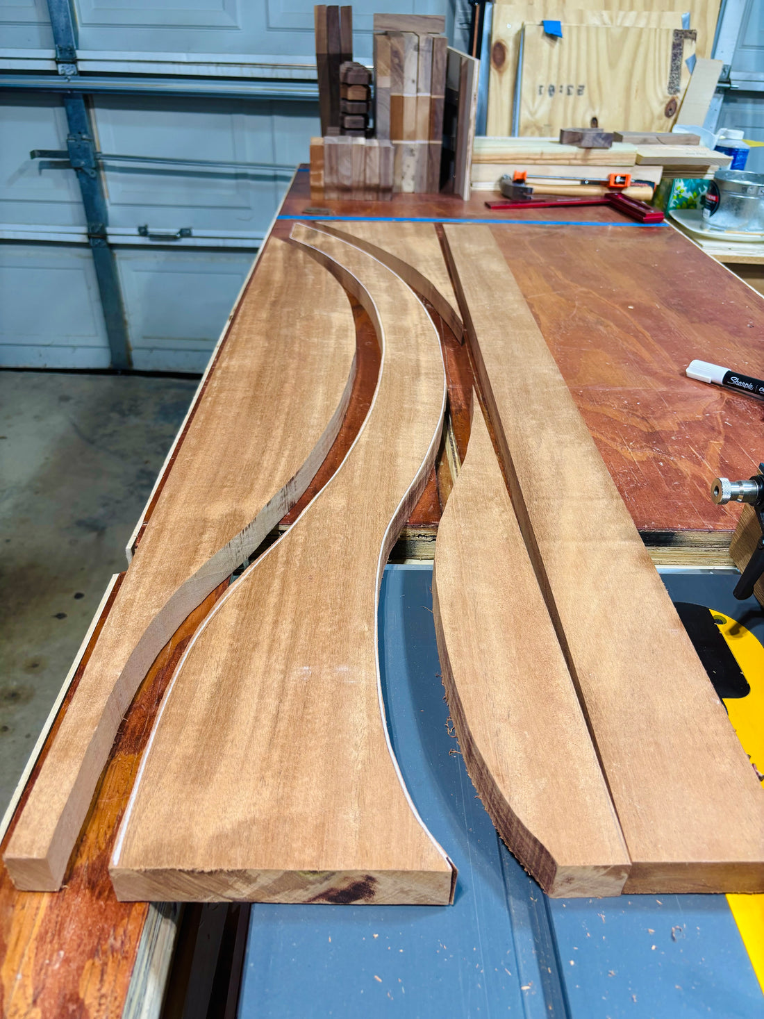 SOON AVAILABLE - TimberLens™ Handcrafted Solid Wood Guitar Stand with Hygrometer - Mahogany